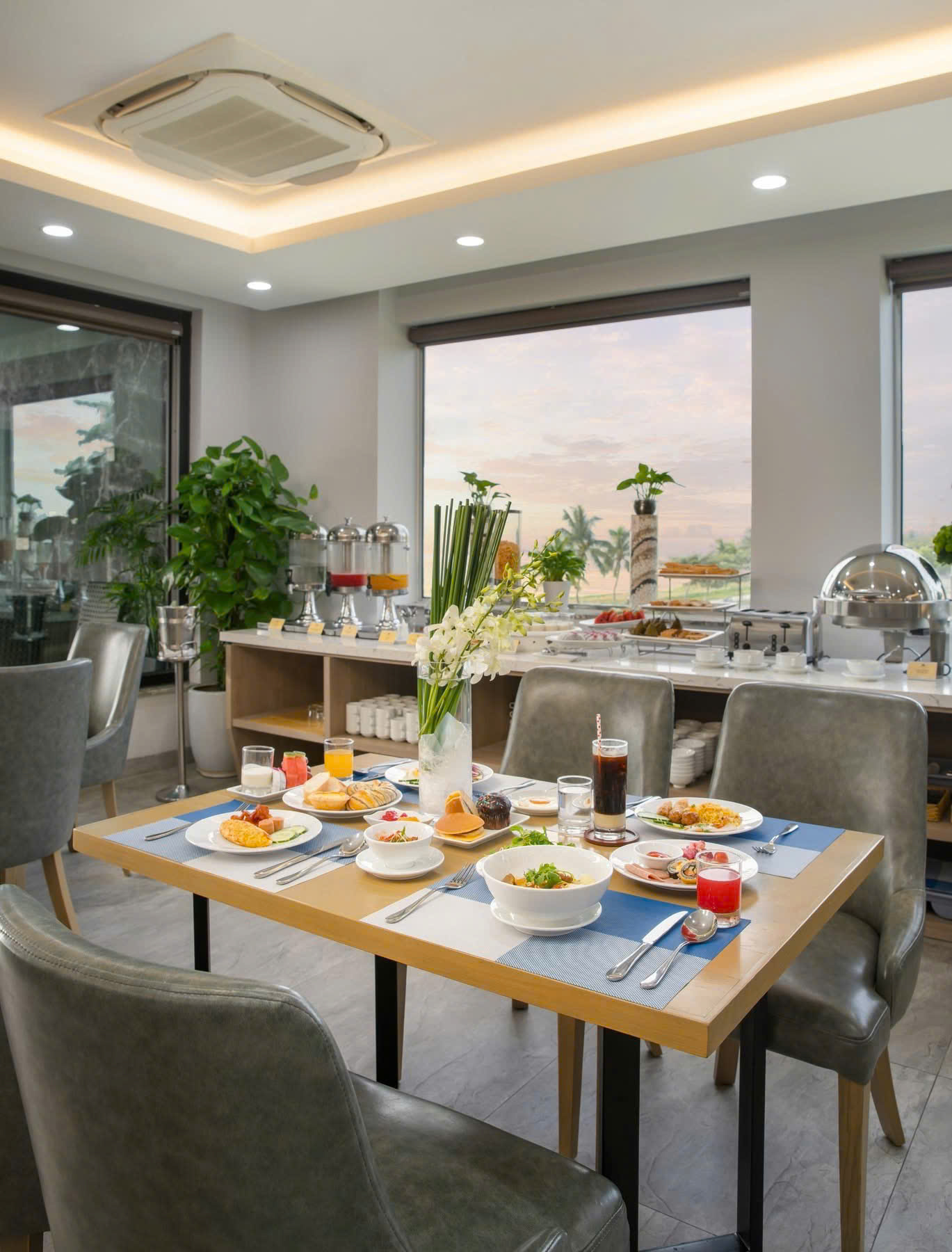 Buffet Nguyên Gia